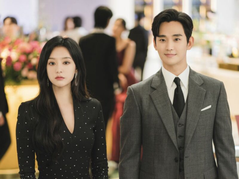 Kim Ji-won and Kim Soo-hyun of "Queen of Tears"