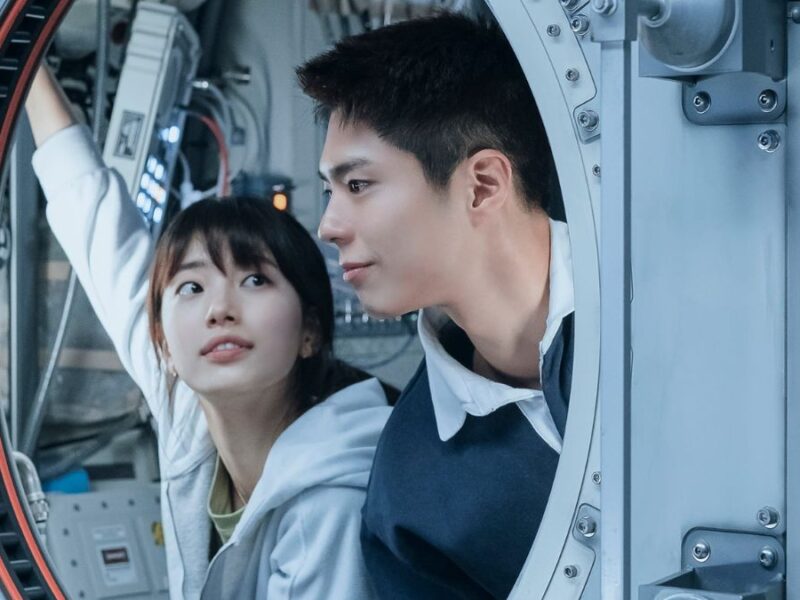 Bae Suzy and Park Bo-gum in "Wonderland"
