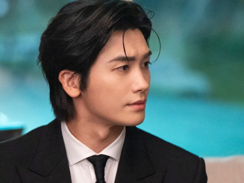 Park Hyung-sik in "Burried Hearts"