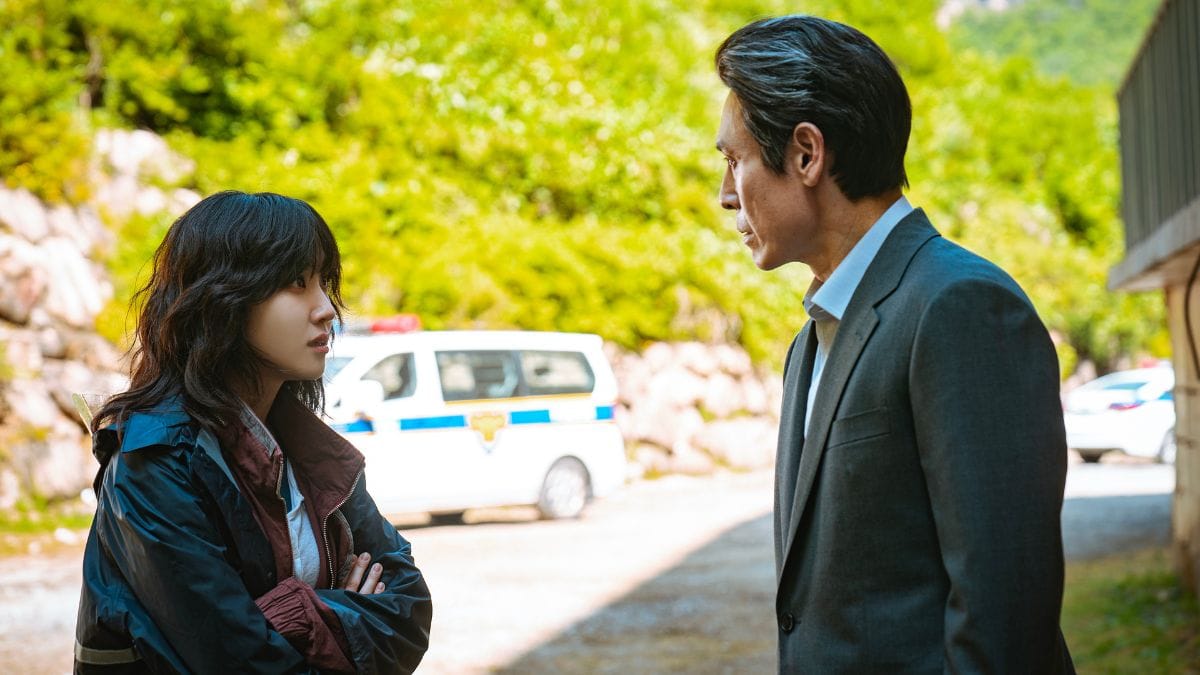 Park Eun-bin and Sul Kyung-gu in "Hyper Knife"