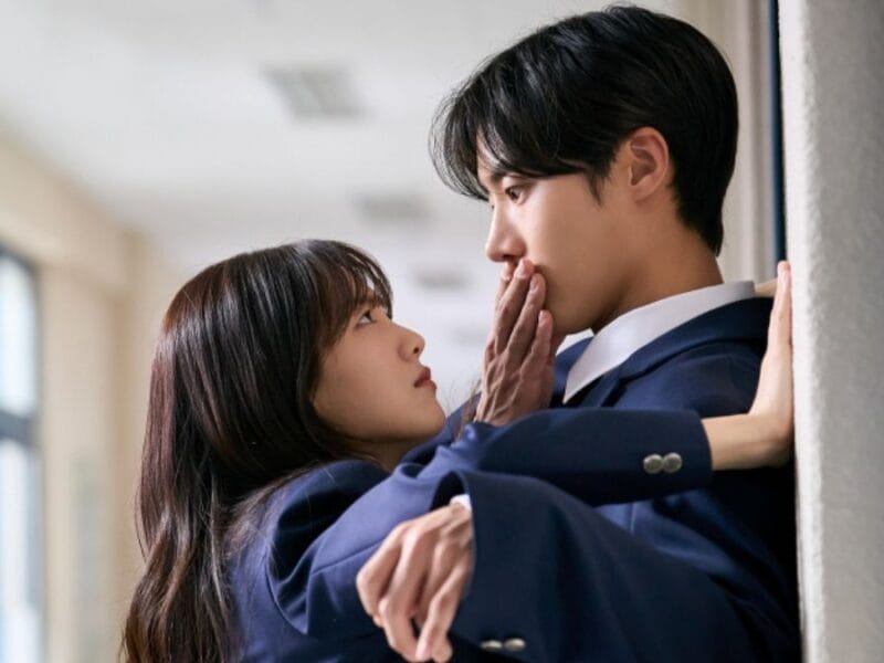 Cho Yi-hyun and Choo Young-woo in "Head Over Heels"