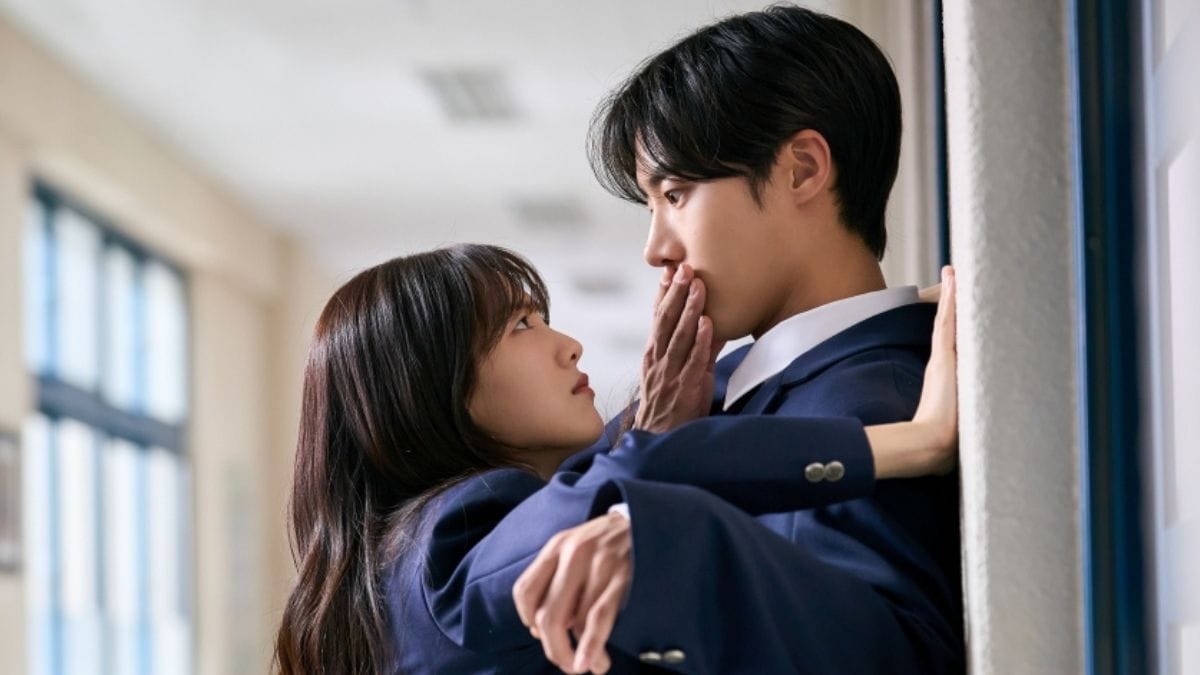 Cho Yi-hyun and Choo Young-woo in "Head Over Heels"