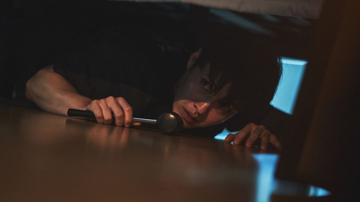 Kang Ha-neul in "Wall to Wall"