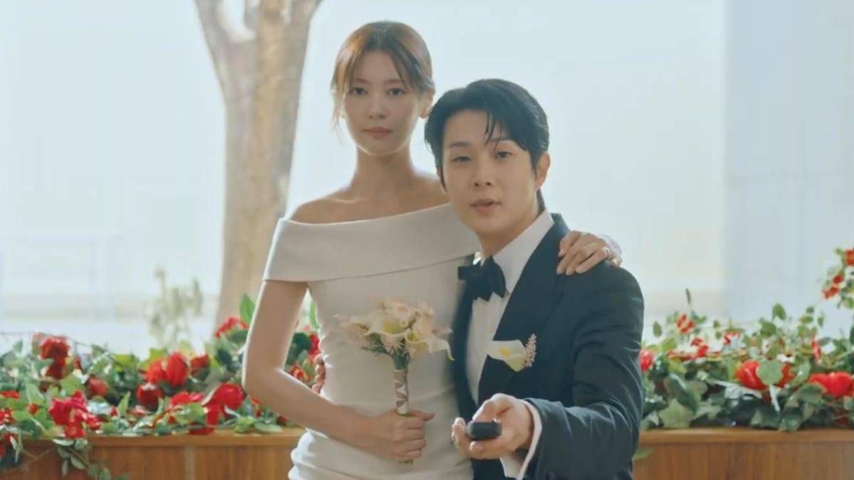 Jung So-min and Choi Woo-shik in "Will You Marry Me?"